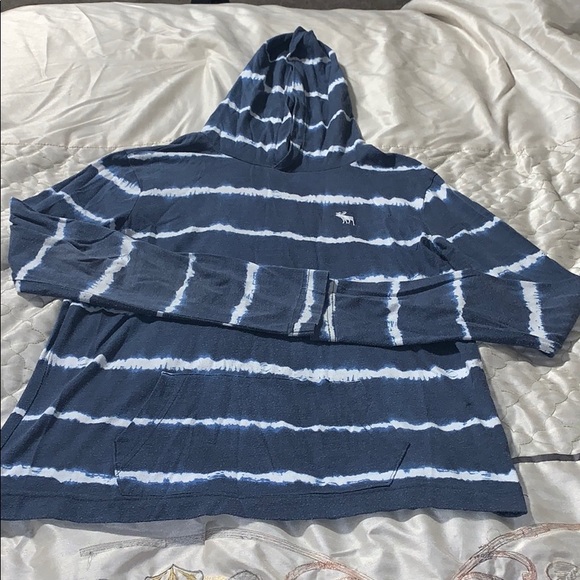 Kid’s Abercrombie Hooded Sweat Shirt - Picture 2 of 3